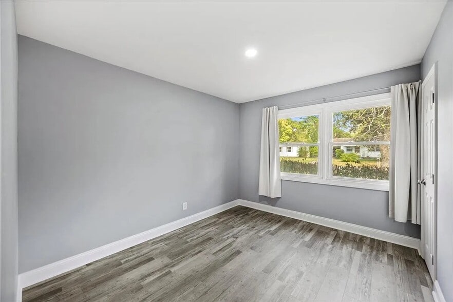 Building Photo - 555 N 68th Ave