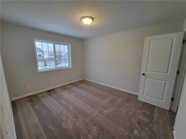 Building Photo - Modern 4-Bed Home with Open Layout, 3-Car ...