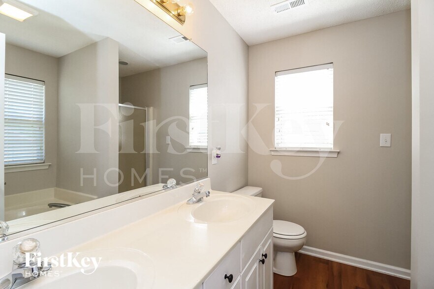 Building Photo - 6011 Hickory Creek Rd