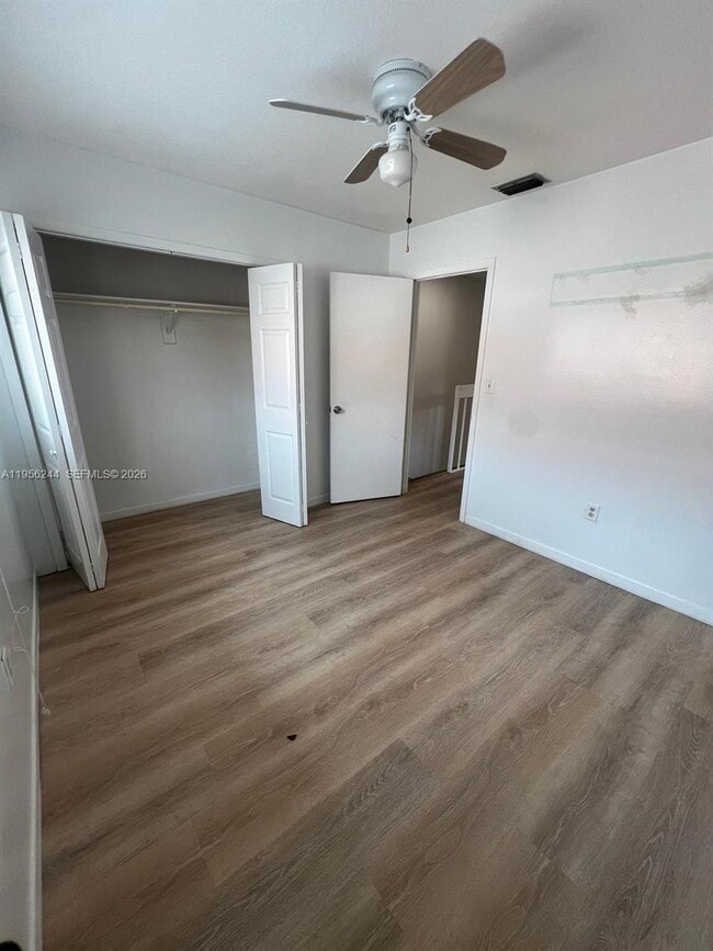 Building Photo - 1325 W 41st St