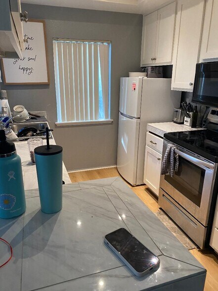 Kitchen - 4131 Udall St