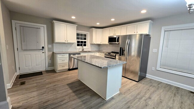 Building Photo - 1378 Melviney St