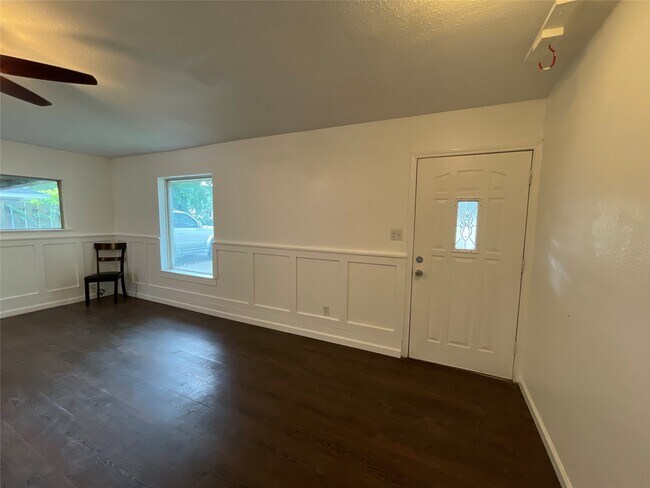Building Photo - 4803 Geraldine St