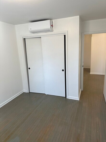 Building Photo - 4233 E 38th St