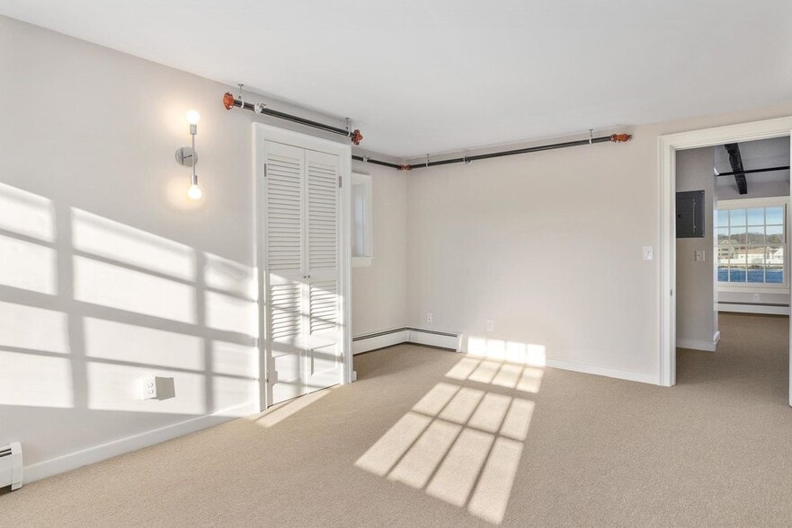 Building Photo - 205 Market, 5