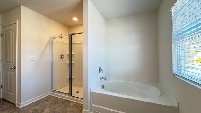 Building Photo - 100 Aspen Ct