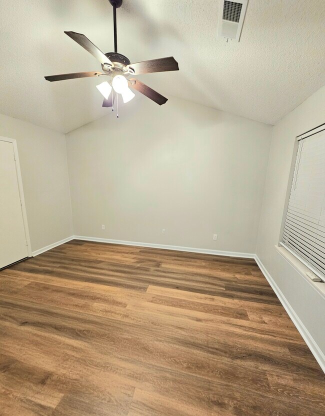 Building Photo - 10430 Brawley Ln