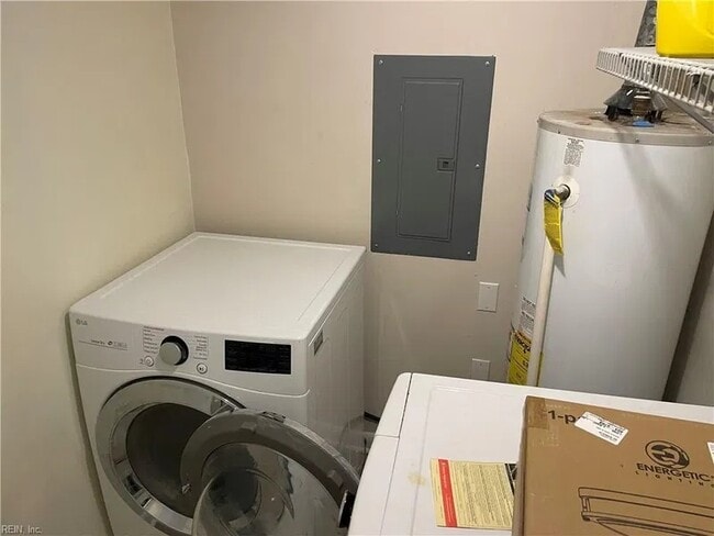 Building Photo - 1010 77th St