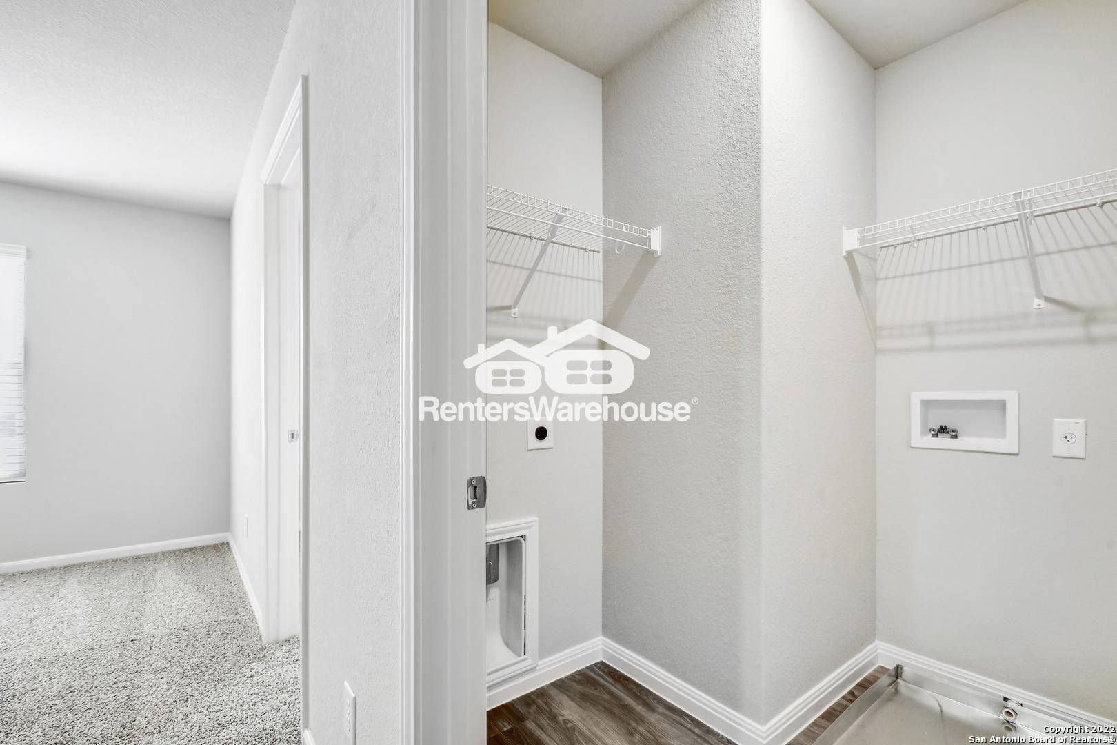 Building Photo - 522 Wild Olive Wy