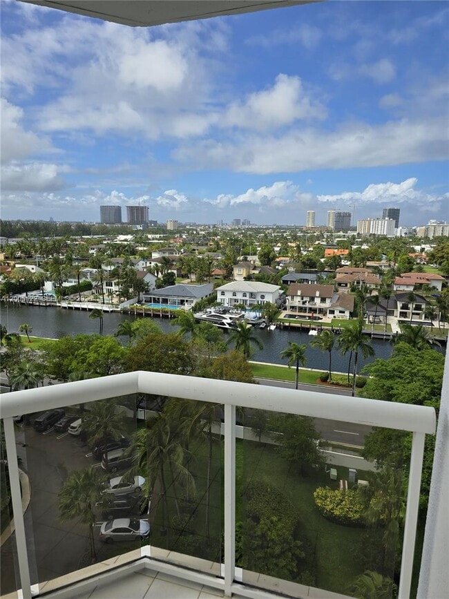 Building Photo - 3610 Yacht Club Dr