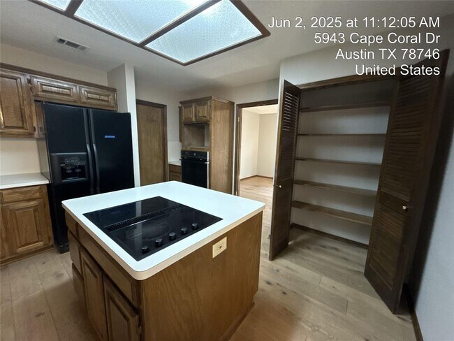 Building Photo - 5943 Cape Coral Dr