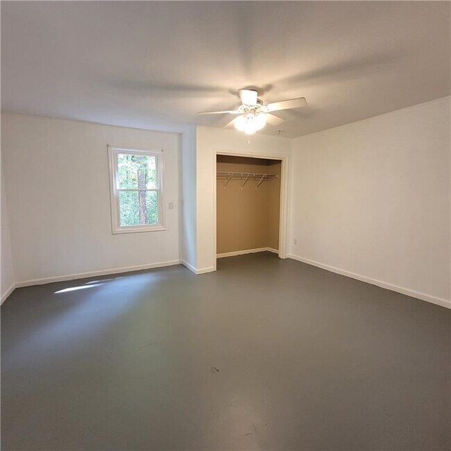 Building Photo - 140 Byers St