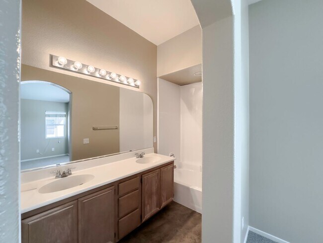 Building Photo - Townhome For Rent In Murrieta with TWO Pri...