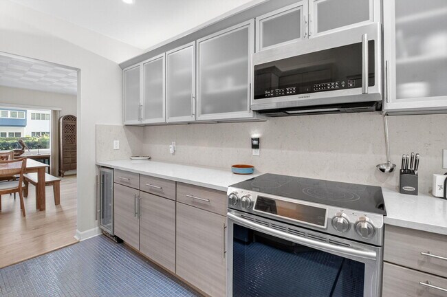 Building Photo - 120 N Ocean Blvd