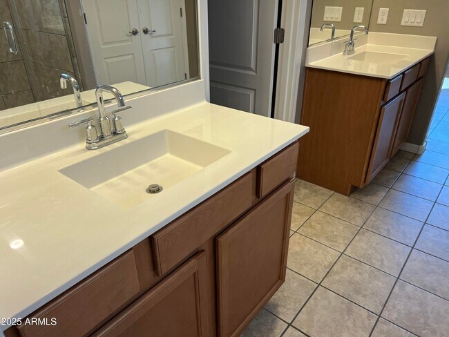 Building Photo - 19955 W Heatherbrae Dr