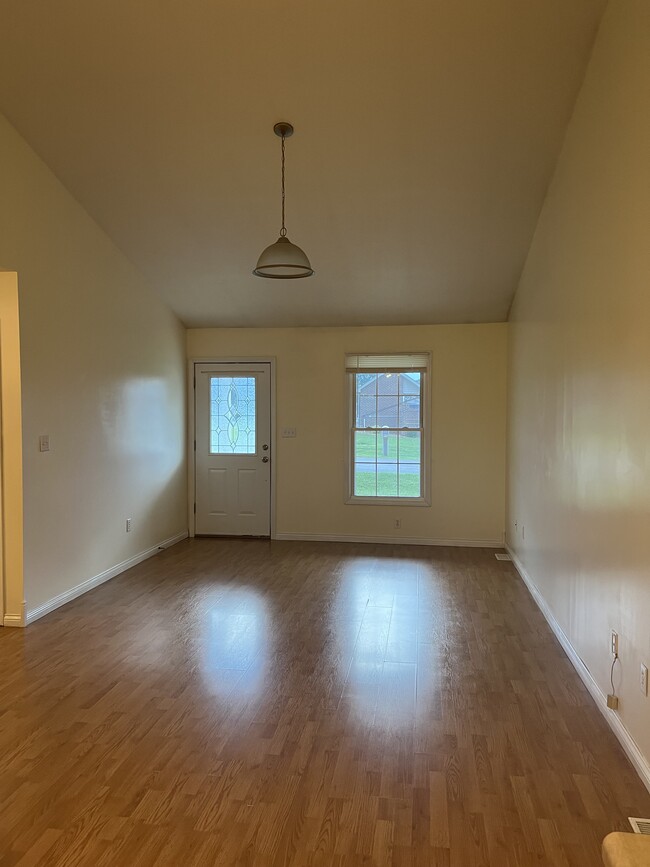 Family room - 126B Prather Road