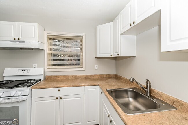 Building Photo - 1135 Pontiac Cir