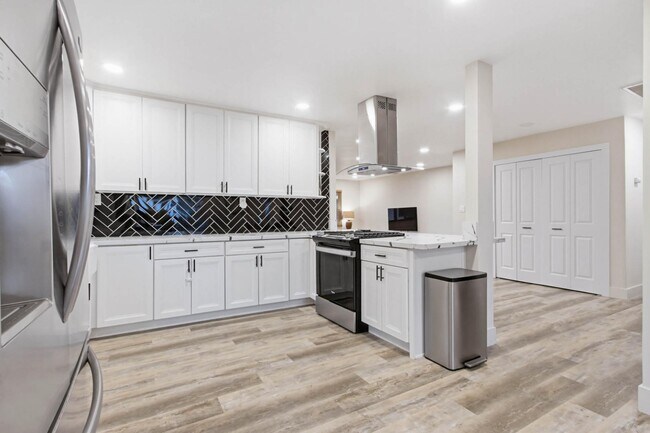 Building Photo - 1418 Marshall St