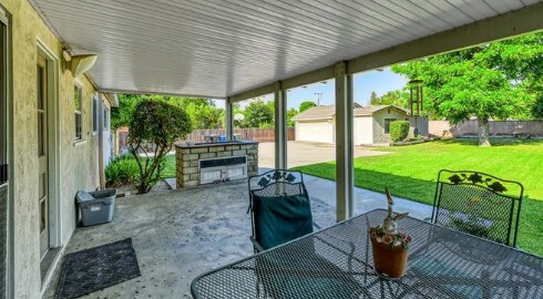 Spacious covered Patio with built-in BBQ perfect for entertaining - 1419 S 4th Ave