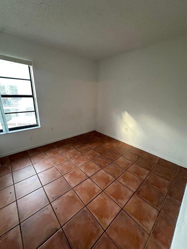 Building Photo - 7555 SW 153rd Pl