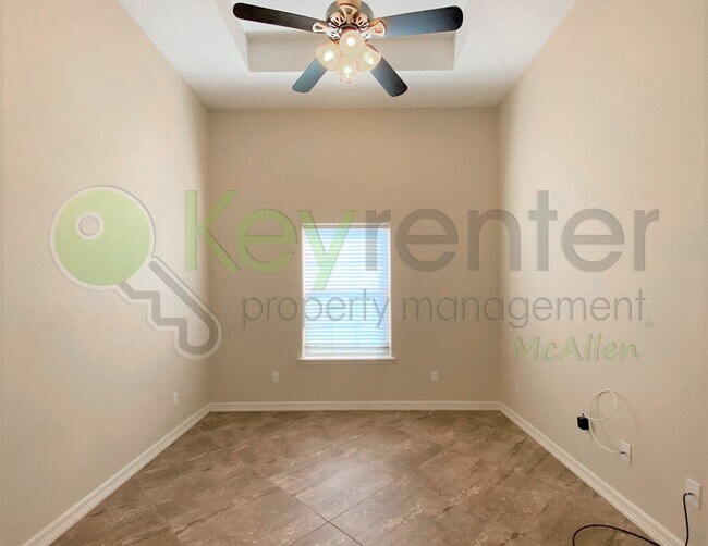 Building Photo - Beautiful 4 Bedroom- 3.5 Bathroom Home in Alamo, TX