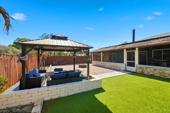 Building Photo - 1326 SW Bartell Ave