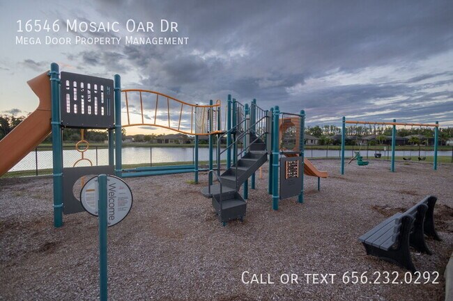 Building Photo - 16546 Mosaic Oar Dr