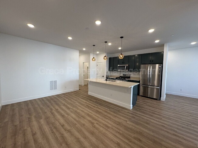 Building Photo - 2657 W 68th Pl