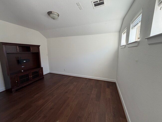 Building Photo - 1115 Sunset Ln