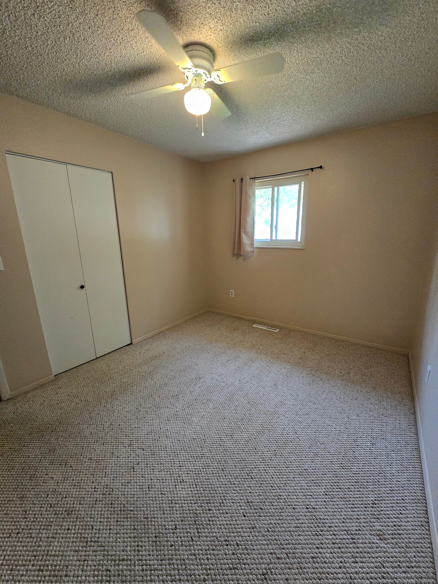 Building Photo - 403 Greenway Dr