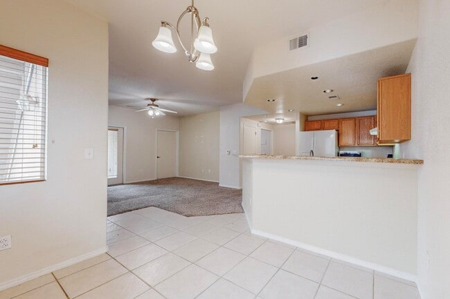 Building Photo - 6800 Vista Del Norte Dr NE