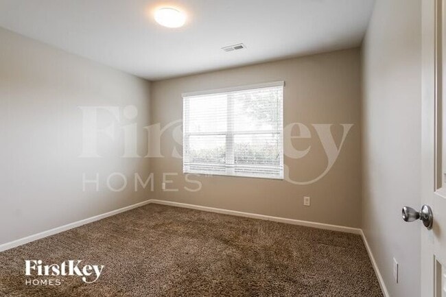 Building Photo - 4631 Woodford Cir