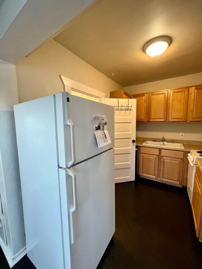 Building Photo - Phinney Ridge Cottage