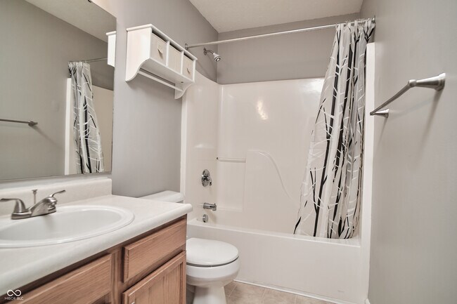 Building Photo - 10856 Trailwood Dr
