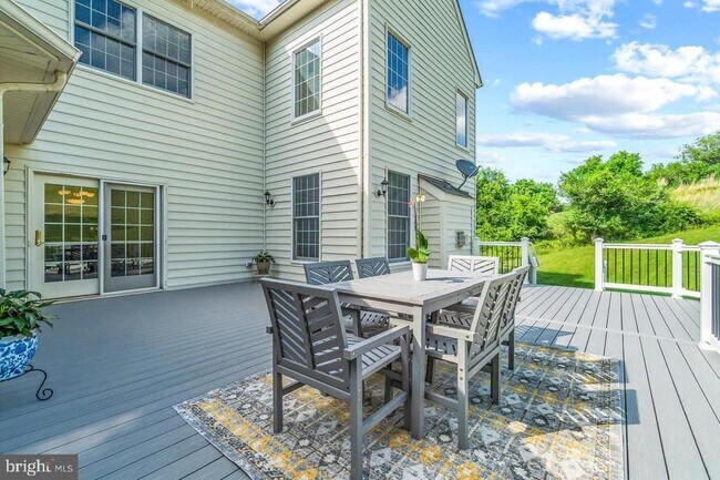 Building Photo - 15000 Barlow Dr