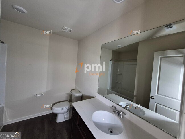 Building Photo - 115 Foley Dr