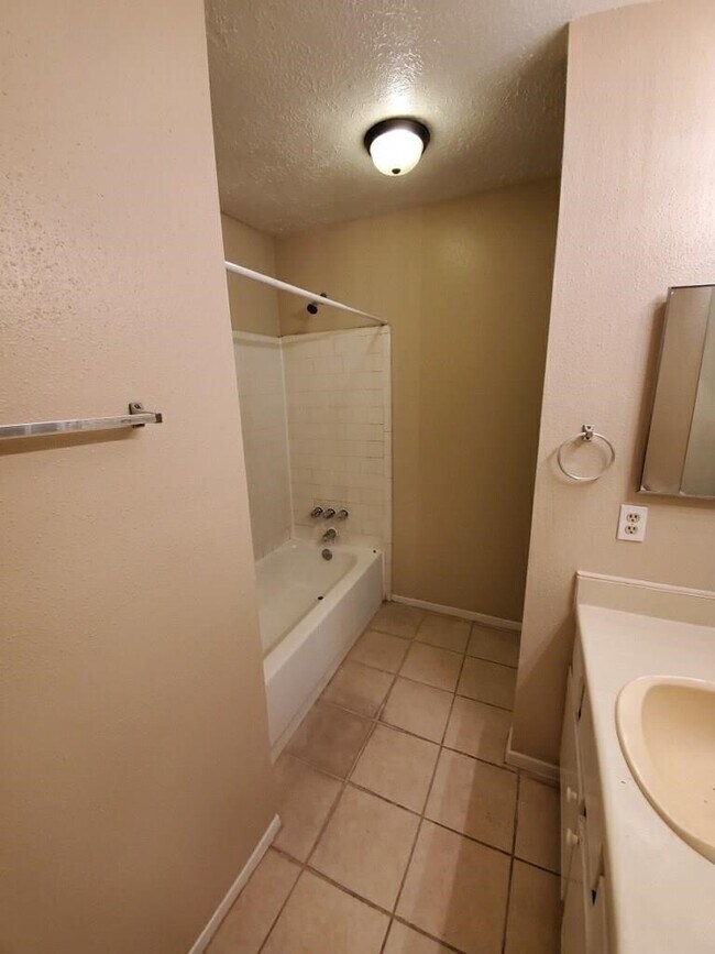 Building Photo - 4918 Quailgate Dr