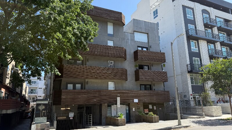 Building Photo - 7044 Hawthorn Ave
