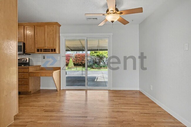 Building Photo - 7006 Tennessee Ln