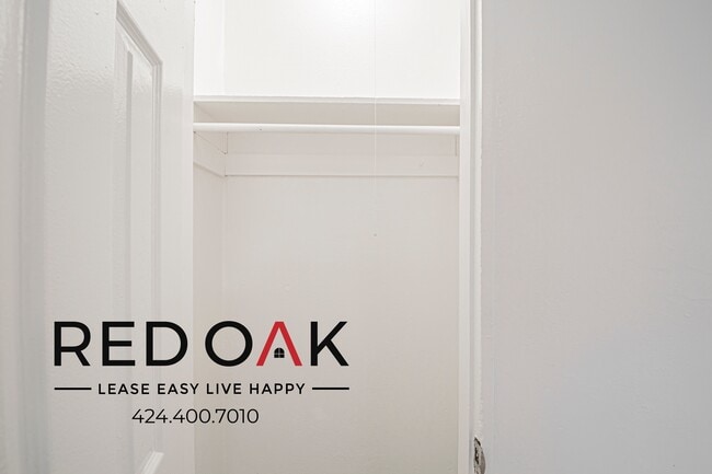 Building Photo - 12145 Pine St