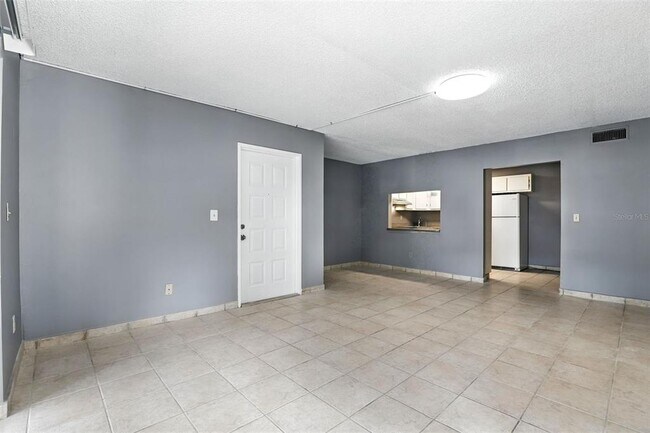 Building Photo - 8201 Sun Spring Cir