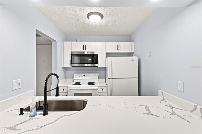 Building Photo - 380 N Bayshore Blvd