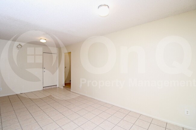 Building Photo - 4050 E St Anne Ave