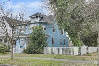 Building Photo - 615 W 34th St