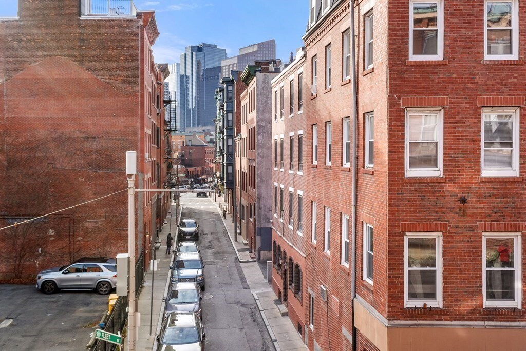 Building Photo - 10 Fleet St