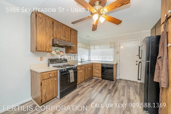 Building Photo - 5986 Sky Meadow St