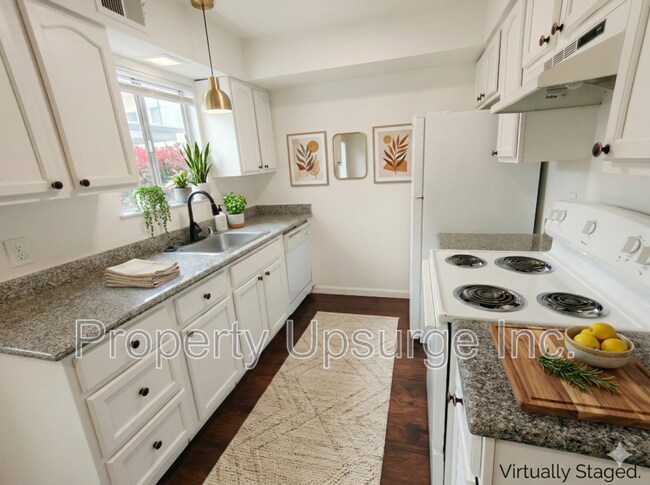 Interior Photo - The Keys