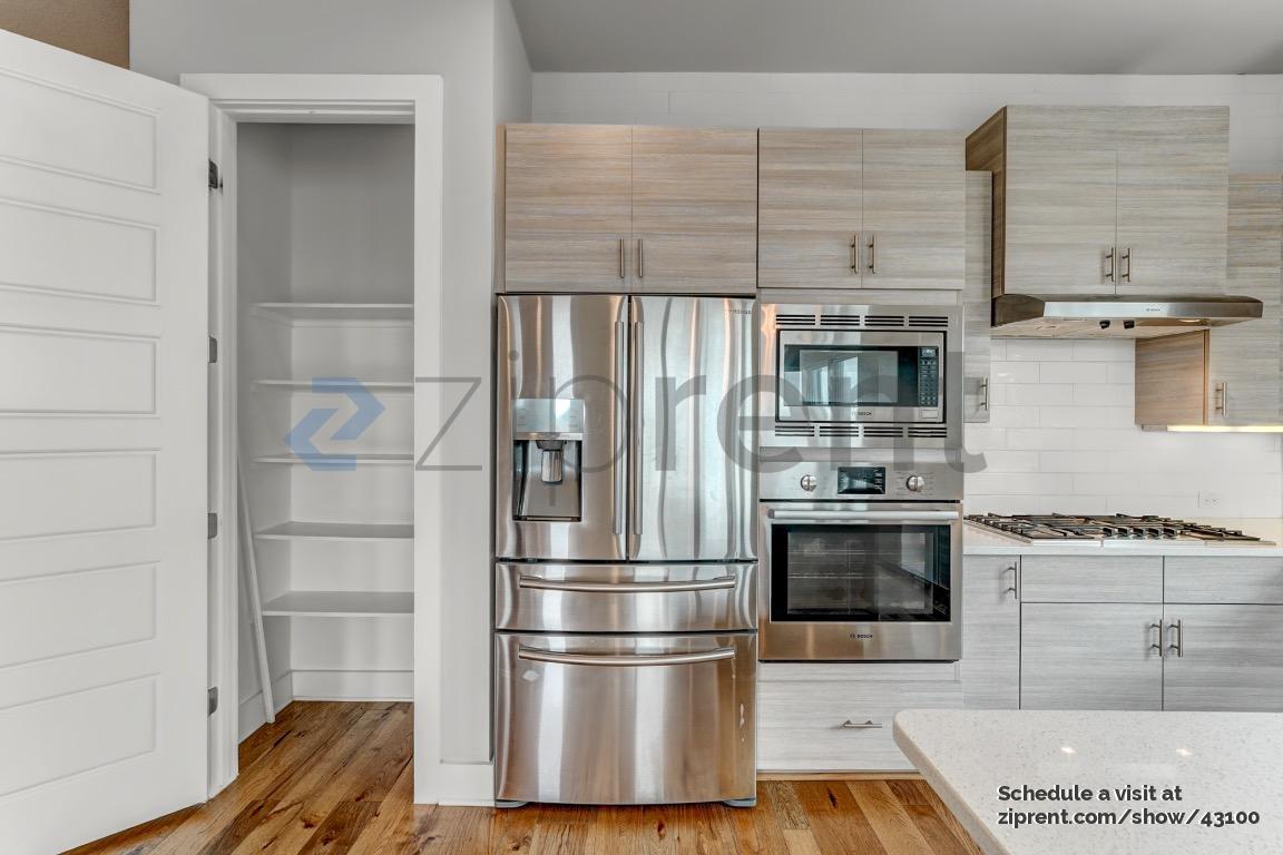 Building Photo - 6016 Seville Dr