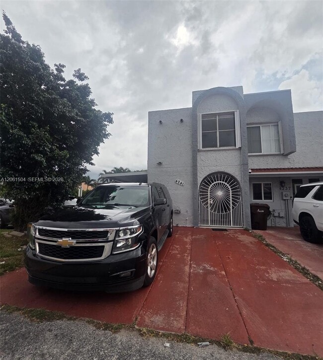 Building Photo - 4241 W 10th Ln