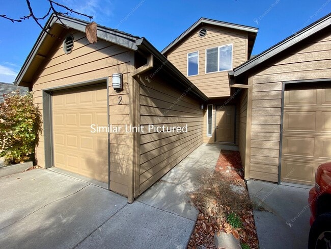 Building Photo - 2810 NE Mesa Ct